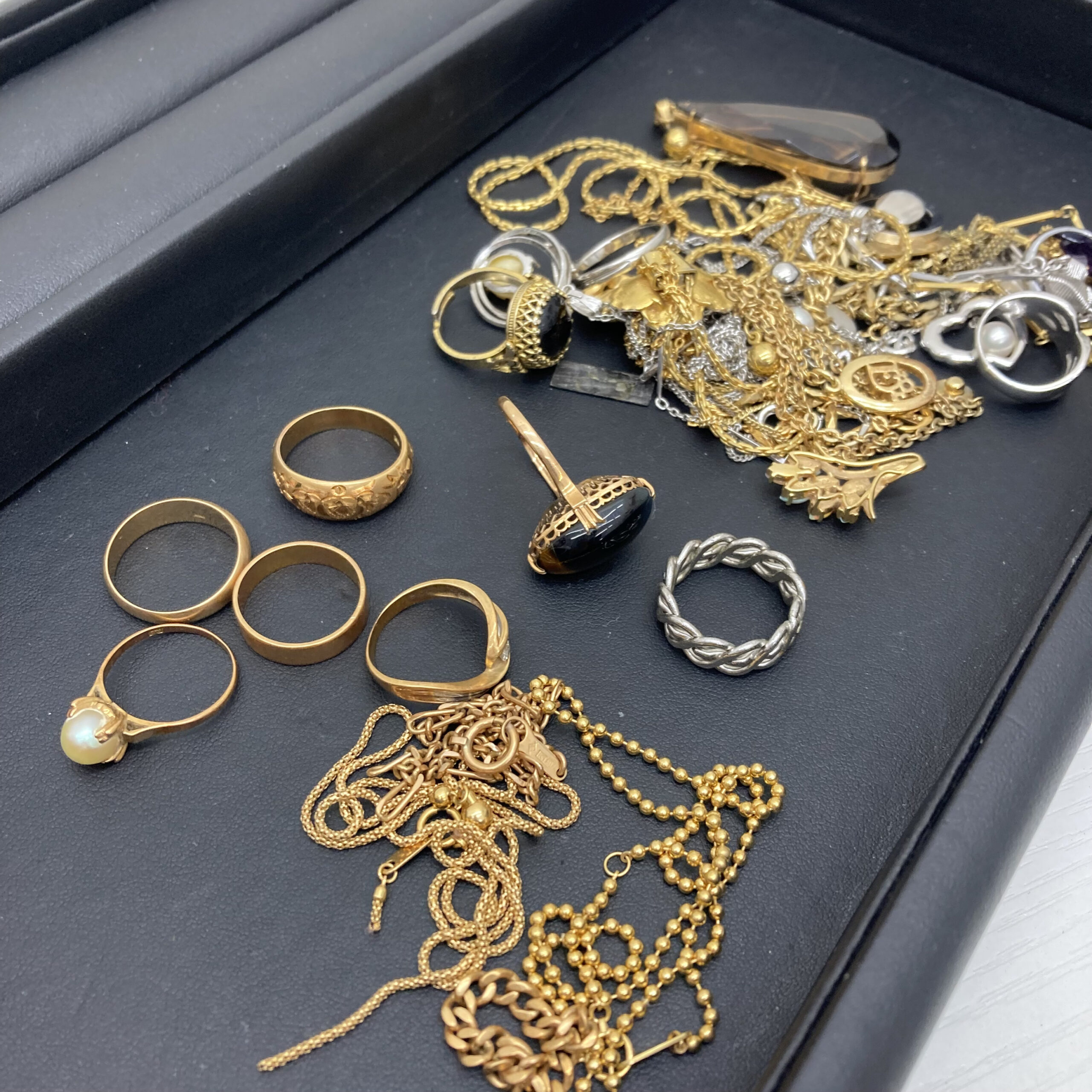 遺品整理で出てきた貴金属、おまとめ査定大歓迎！ - 買取おたふく
